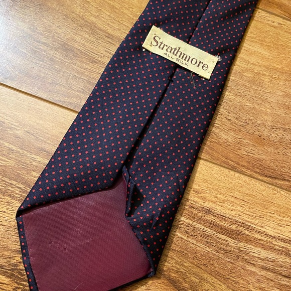 Vintage Strathmore Silk Tie - Picture 4 of 4